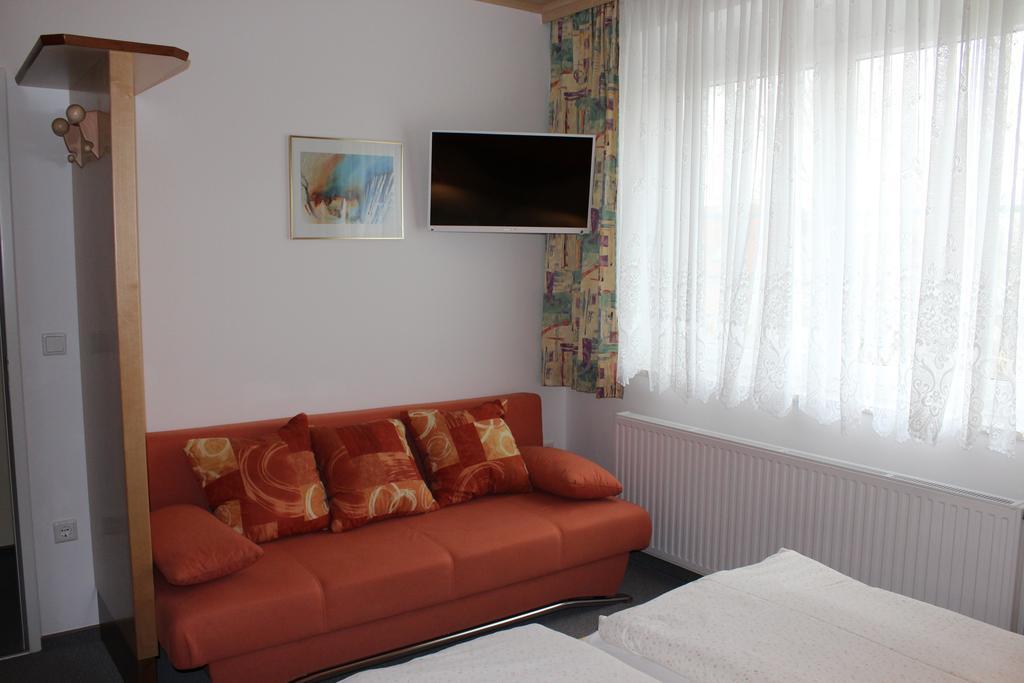 Gaestehaus Karassowitsch Rust Oda fotoğraf