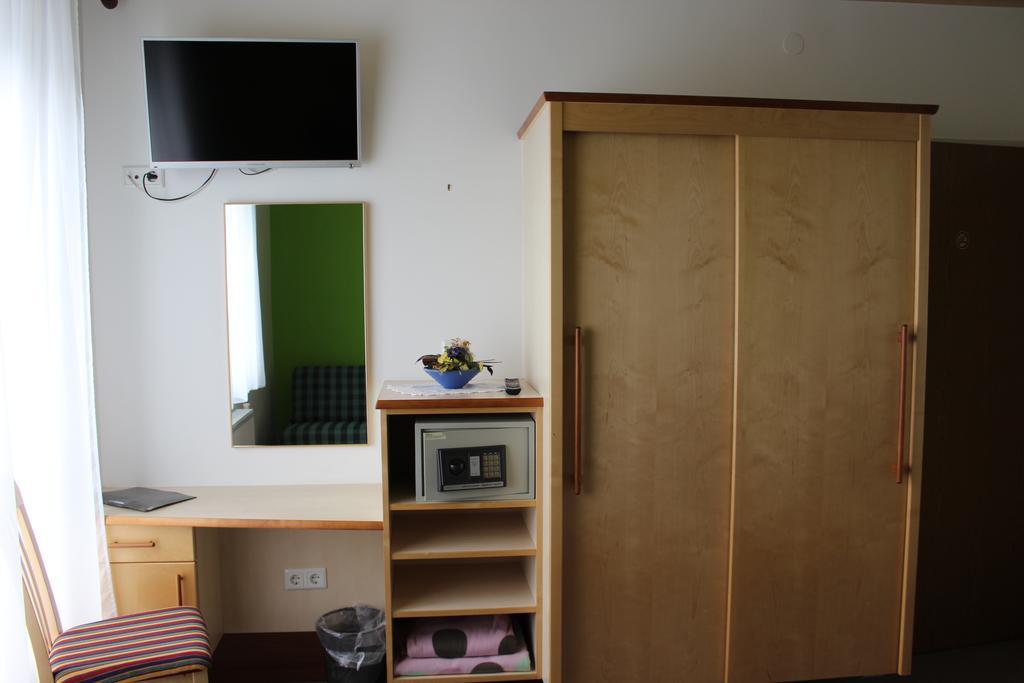 Gaestehaus Karassowitsch Rust Oda fotoğraf